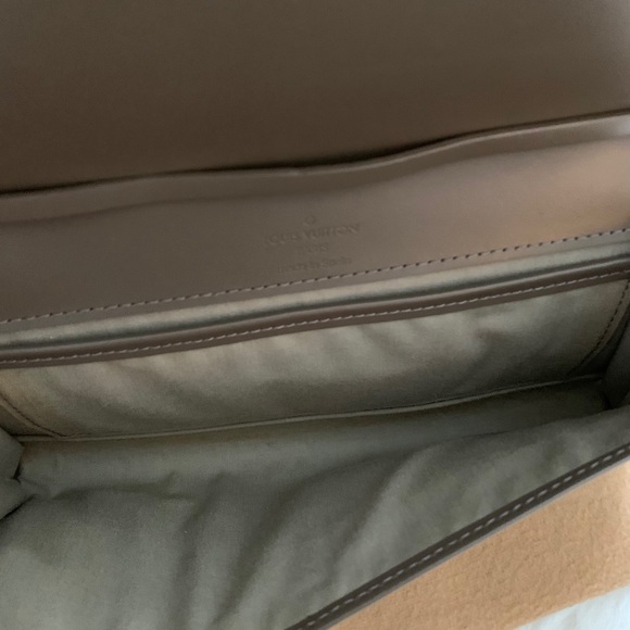 Louis Vuitton Epi Leather Honfleur Clutch Bag - Picture 9 of 15